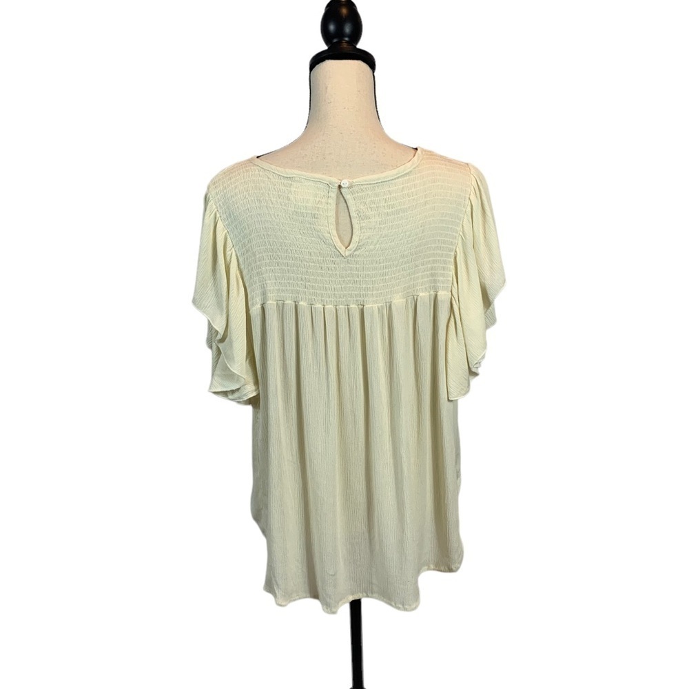 Forgotten Grace 100% Rayon Short Ruffle Sleeve Cream Ivory Blouse - Large - Picture 3 of 6